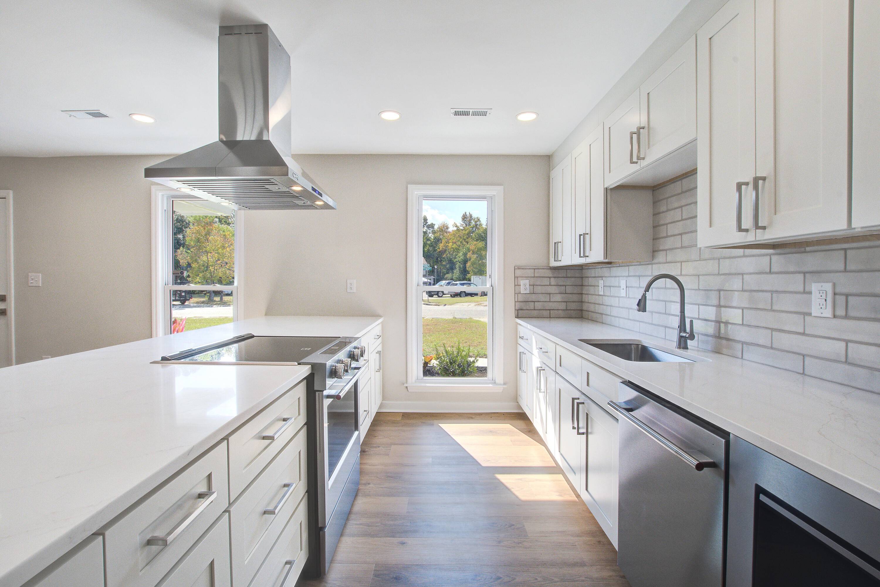 North Charleston, SC 29418,5031 Foxwood Dr