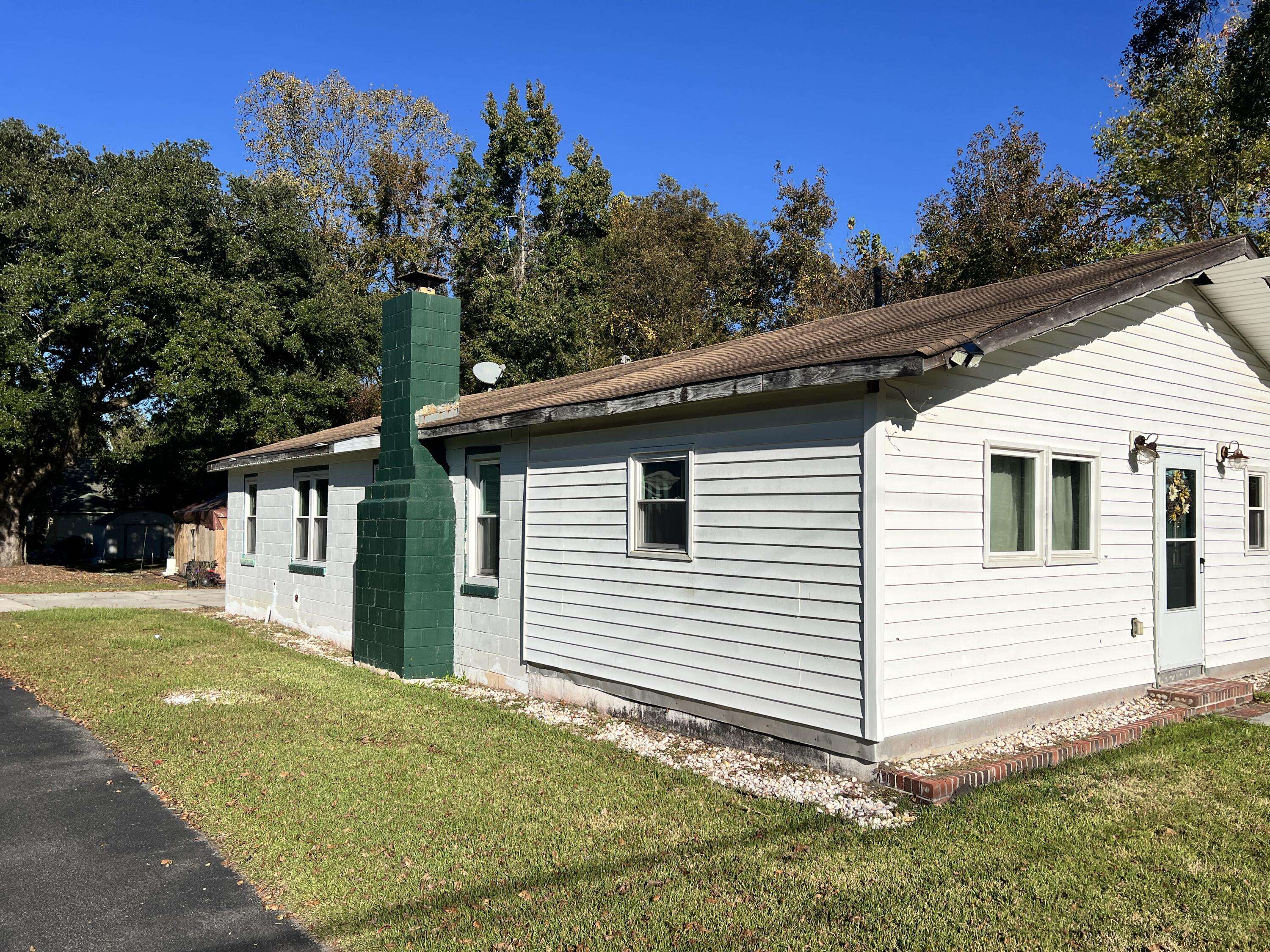 Summerville, SC 29483,935 W Luke Ave Ave