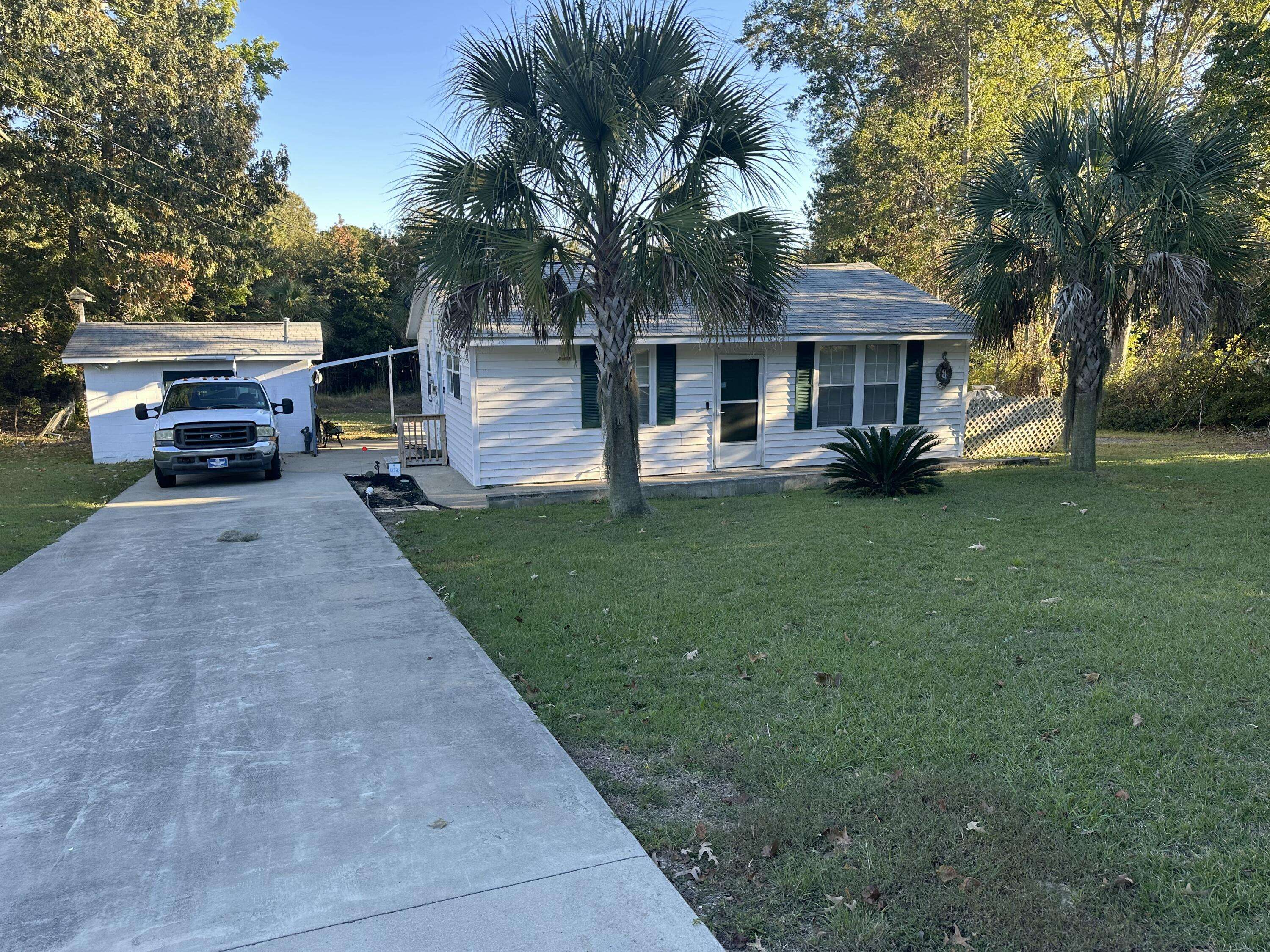 Eutawville, SC 29048,307 Irick Dr