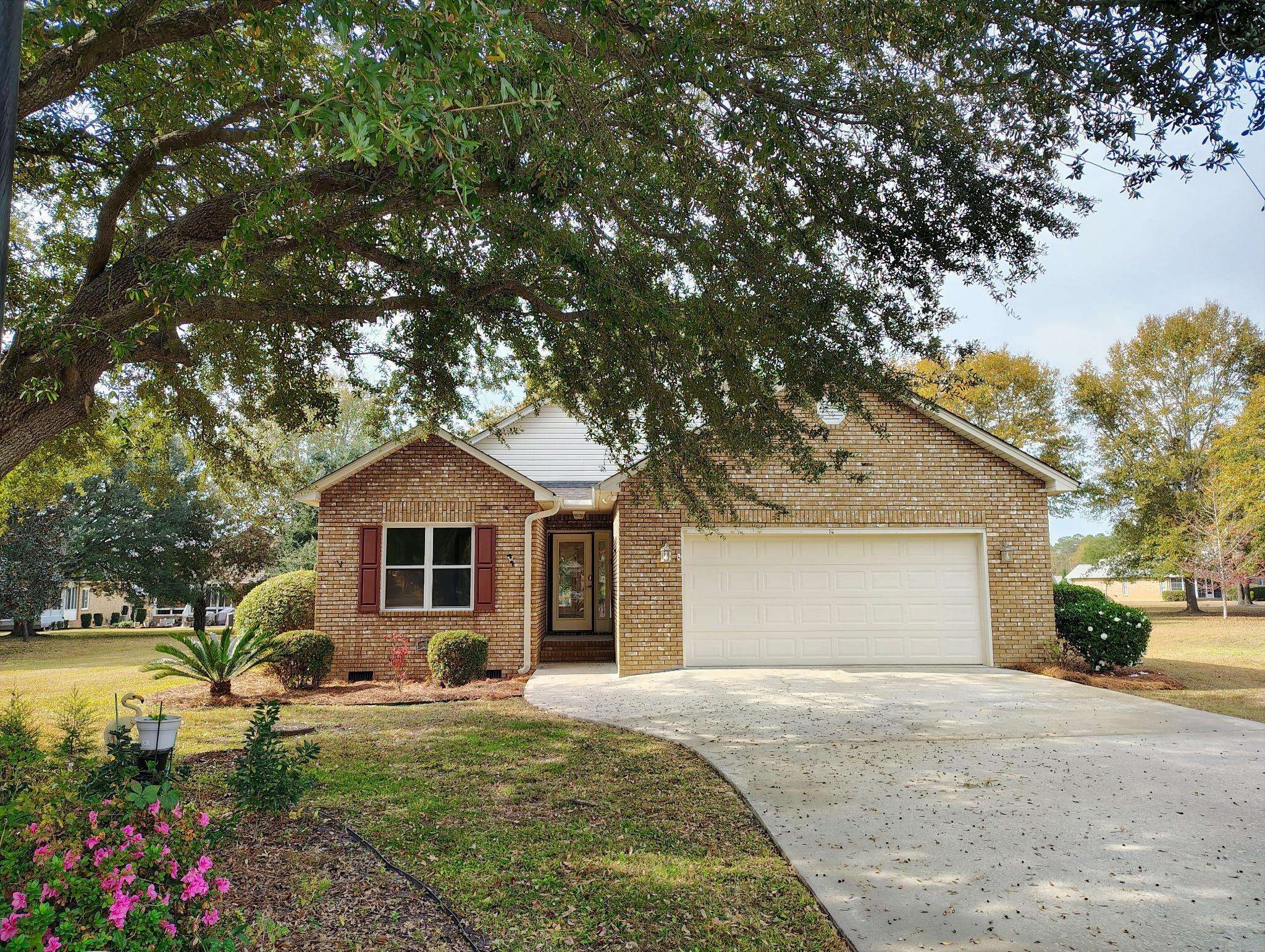 Manning, SC 29102,13 Lake Arbu Dr