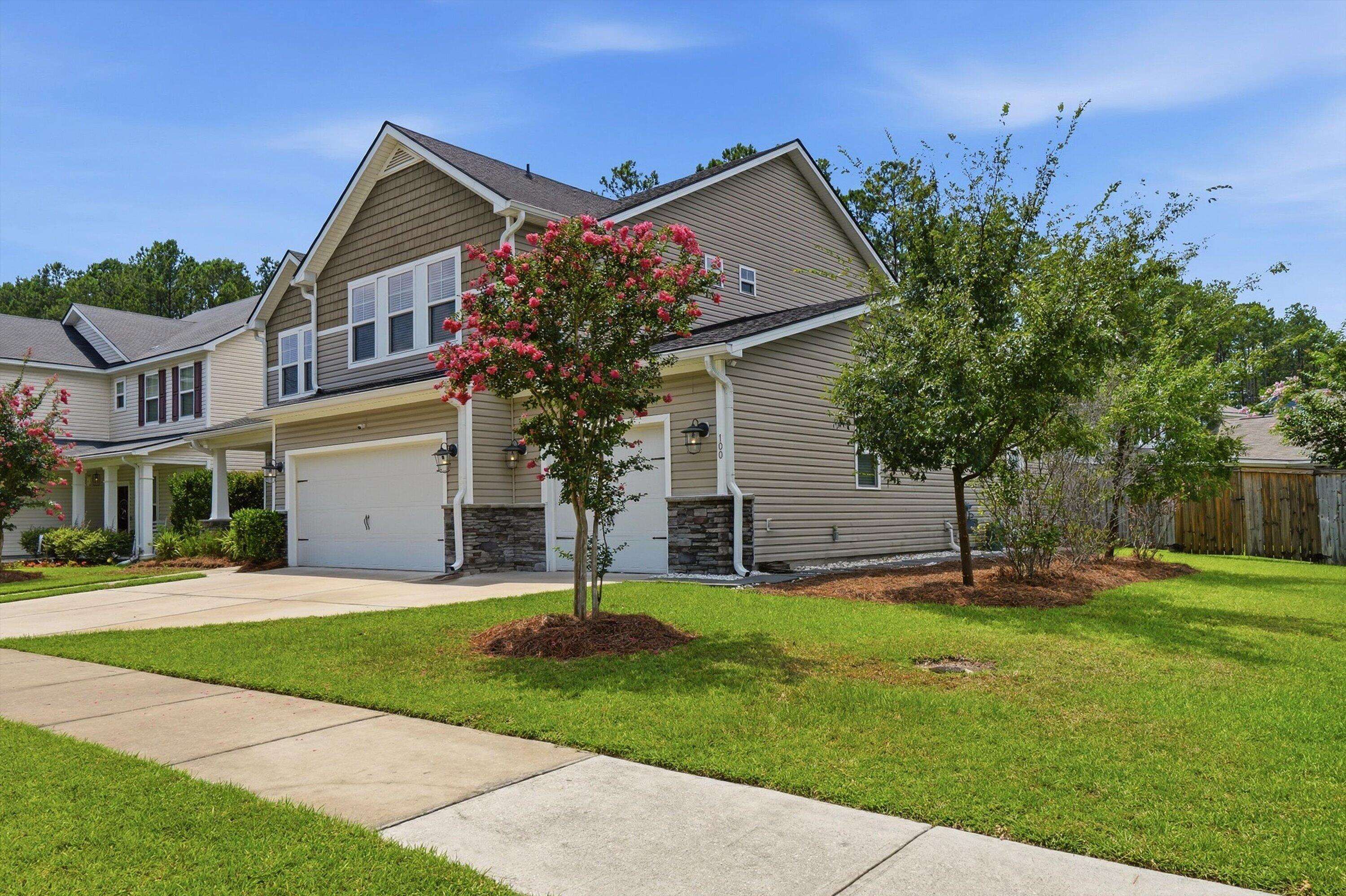 100 Royal Star Rd, Summerville, SC 29486