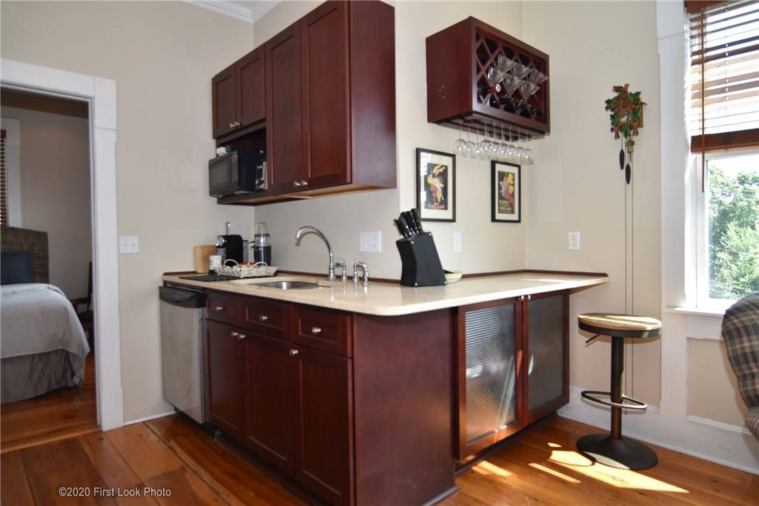 Providence, RI 02906,163 Butler AVE #3
