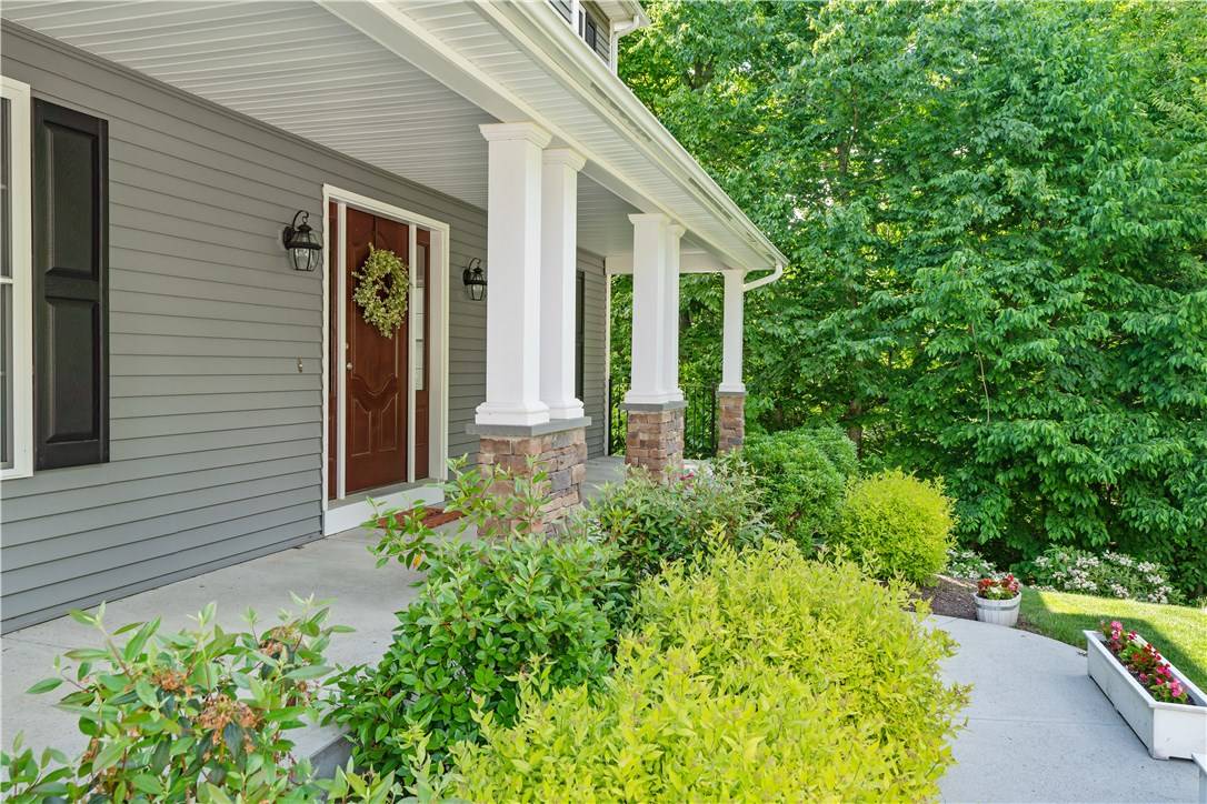 Smithfield, RI 02917,1 Crest CIR