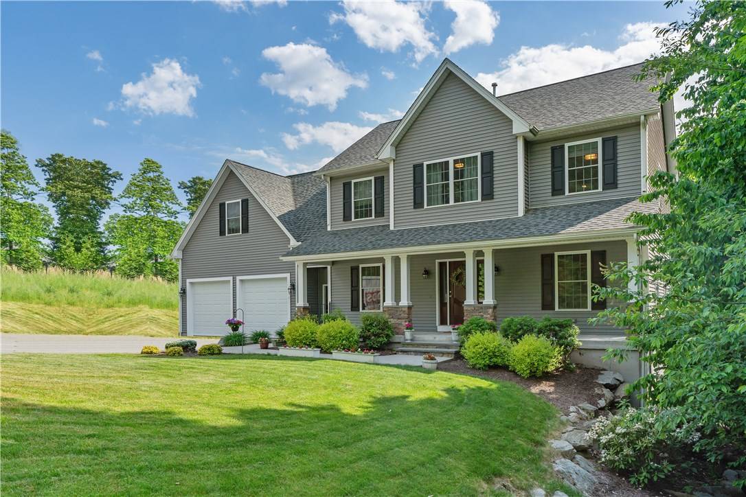Smithfield, RI 02917,1 Crest CIR