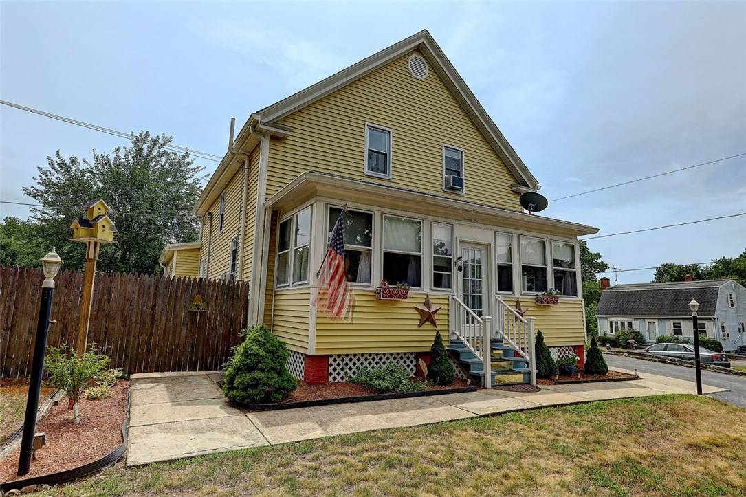 Seekonk, MA 02771,26 Smith ST