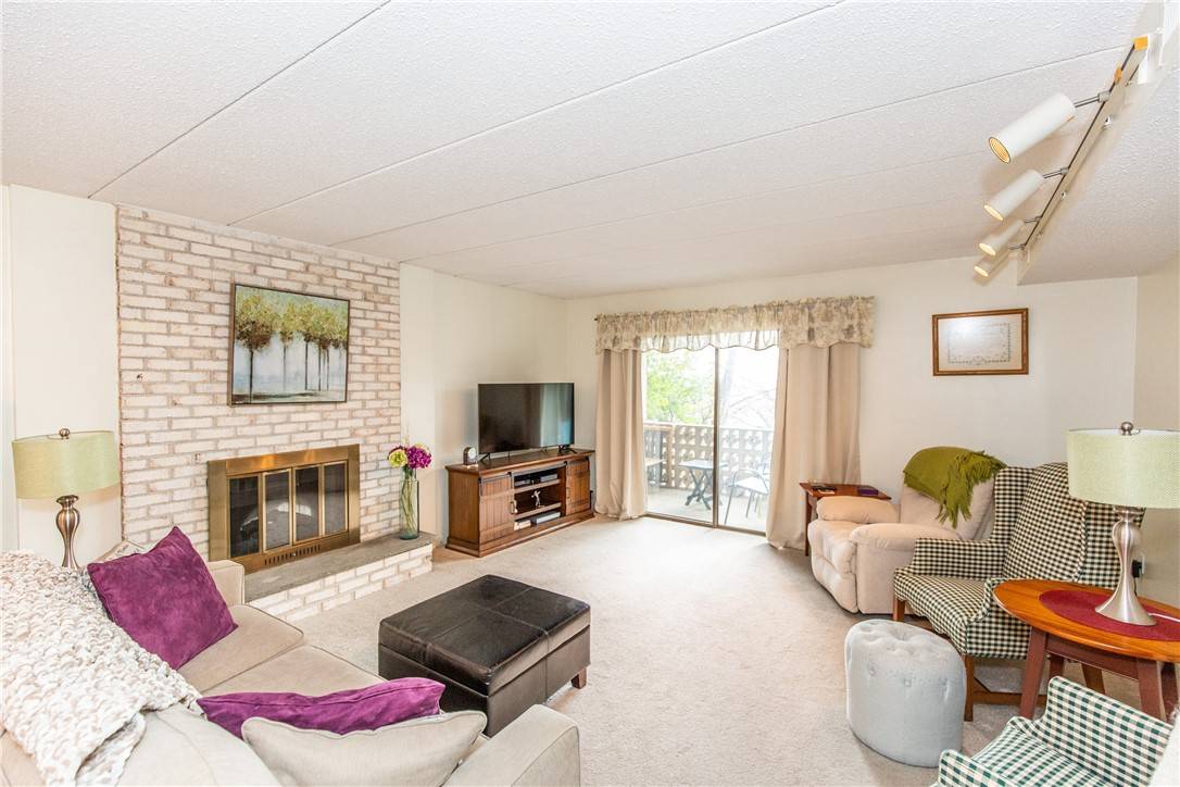 Cranston, RI 02920,175 Hoffman AVE #201