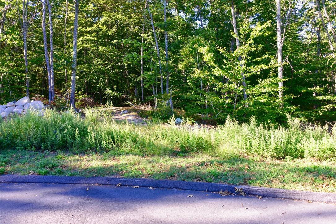 Westerly, RI 02891,16 FALLON TRL