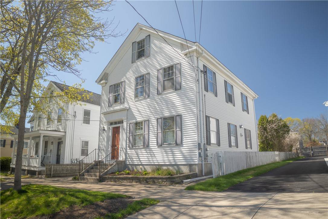 Bristol, RI 02809,43 Church ST