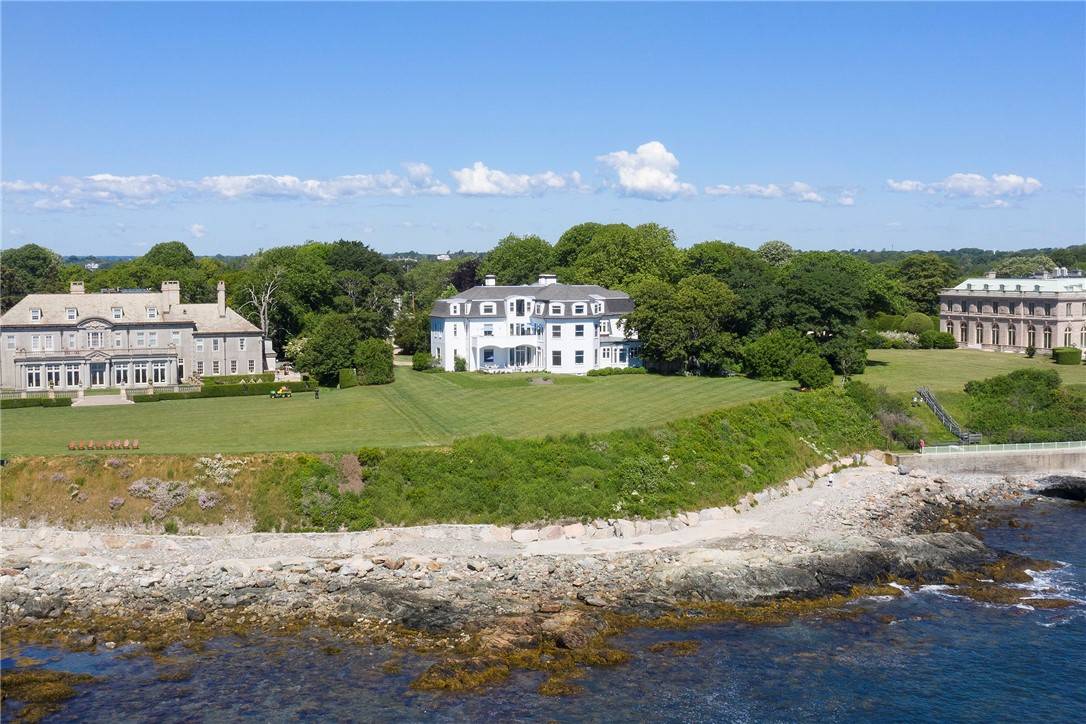 Newport, RI 02840,662 Bellevue AVE