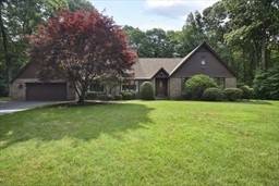 North Smithfield, RI 02896,19 Lincoln DR