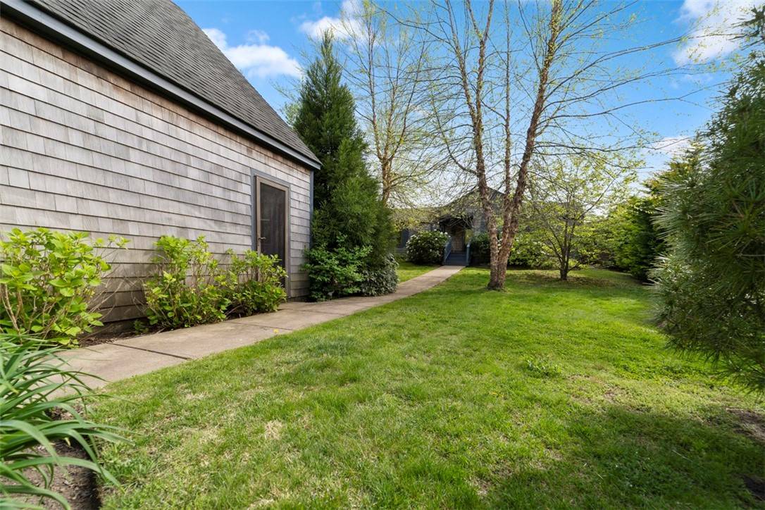 South Kingstown, RI 02879,76 Hartford AVE