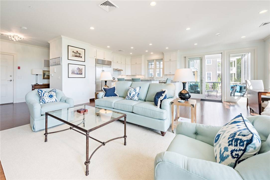 Westerly, RI 02891,9 Compass WAY #203