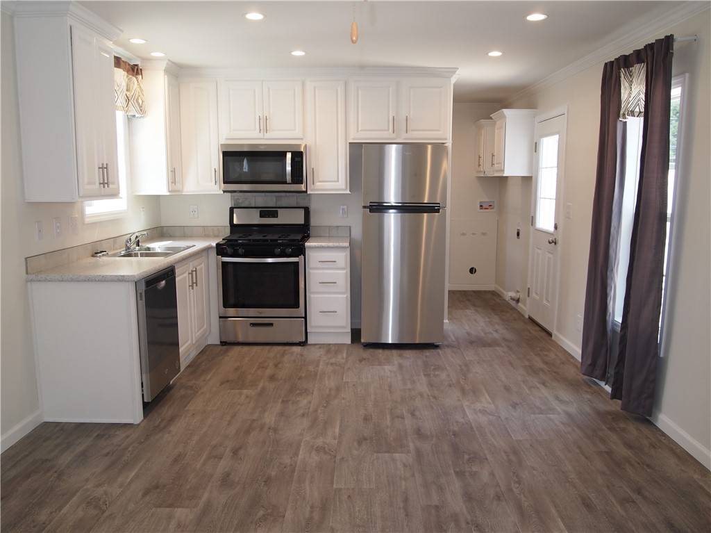 Attleboro, MA 02703,1346 Newport AVE