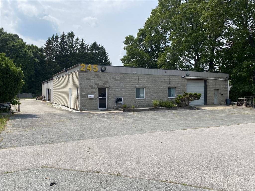 West Warwick, RI 02893,245 quaker LN