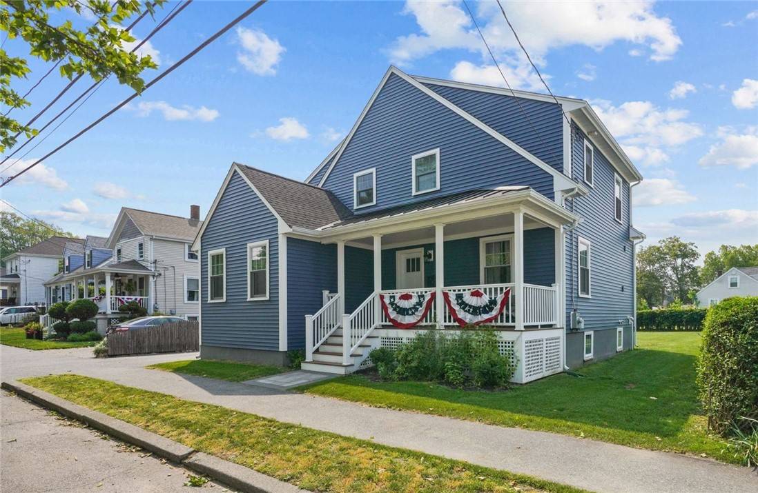 Bristol, RI 02809,72 Charles ST