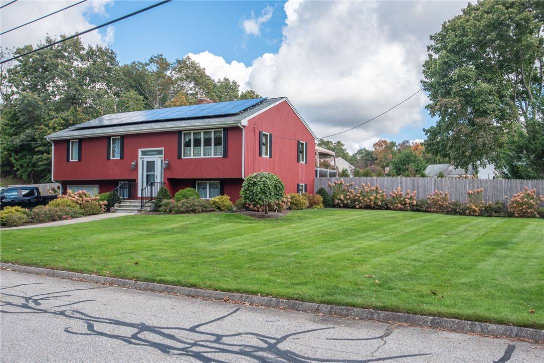 Seekonk, MA 02771,132 Jean DR