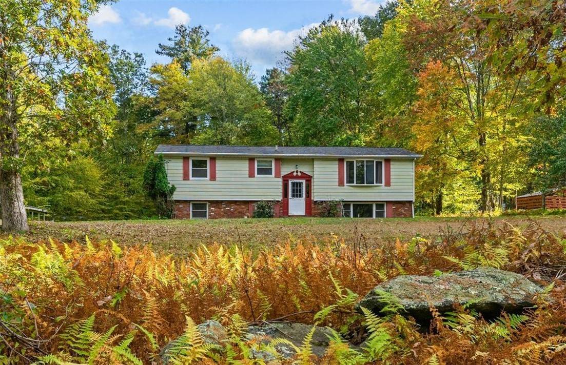Smithfield, RI 02917,126 Burlingame RD