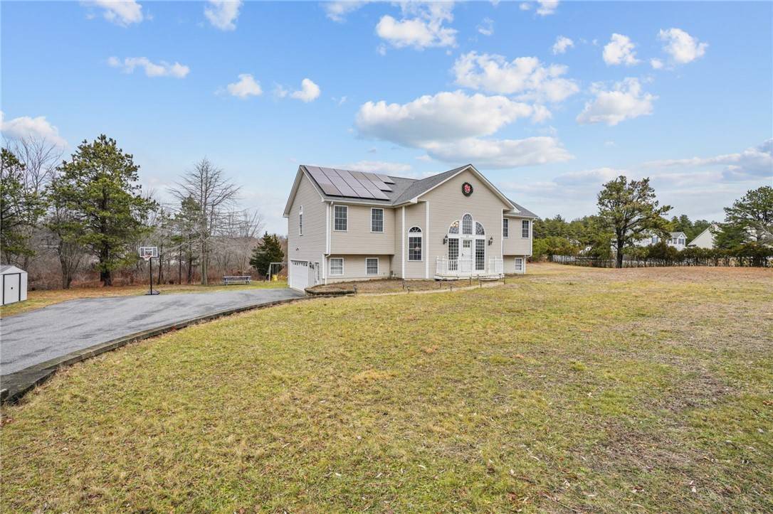 Freetown, MA 02702,22 Alexandra DR