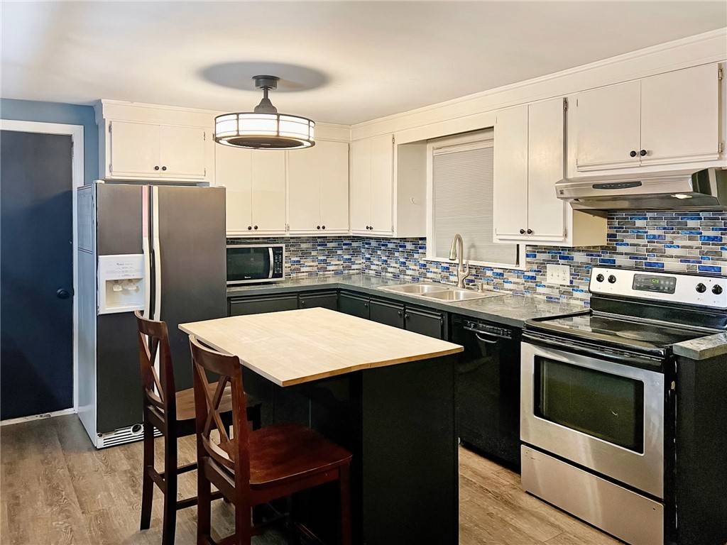 West Warwick, RI 02893,16 Ontario ST