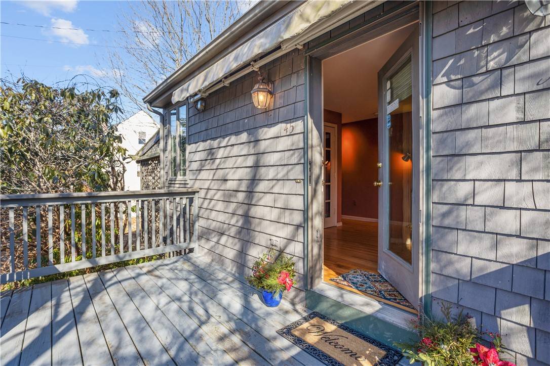 South Kingstown, RI 02879,45 Edgewater RD