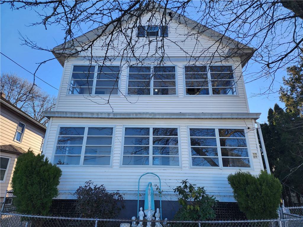 East Providence, RI 02914,17 Central AVE