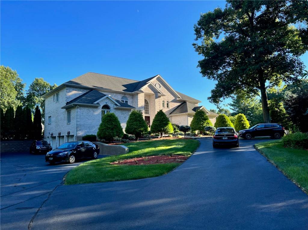 Lincoln, RI 02865,1 Christopher DR