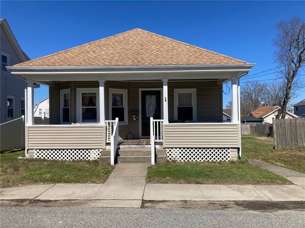East Providence, RI 02914,26 Mayflower ST