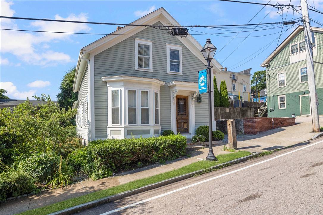 East Greenwich, RI 02818,13 King ST