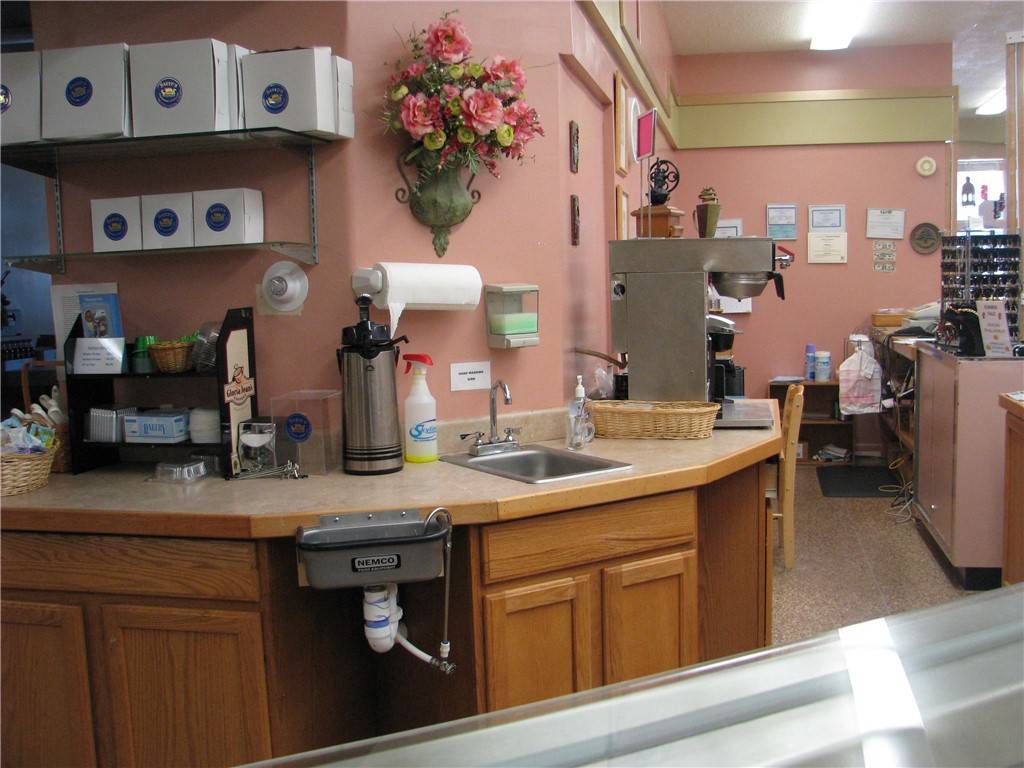 New London, CT 06320,464 Ocean AVE