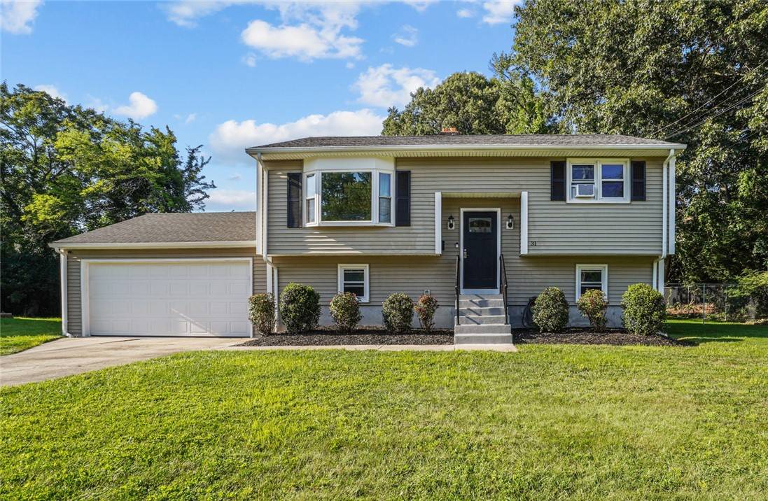 Smithfield, RI 02917,31 Gladstone ST