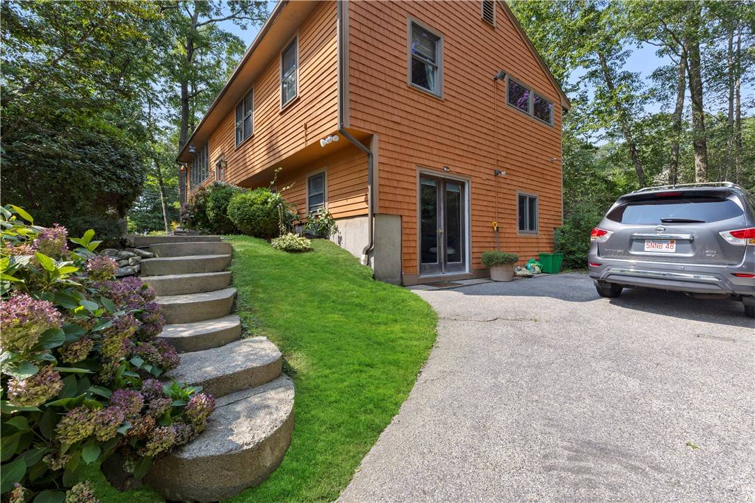 Rehoboth, MA 02769,403 Fairview AVE
