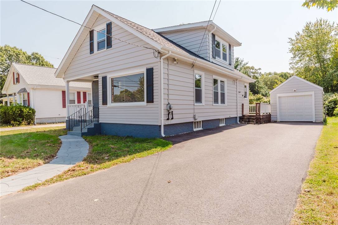 Seekonk, MA 02771,127 Pine ST