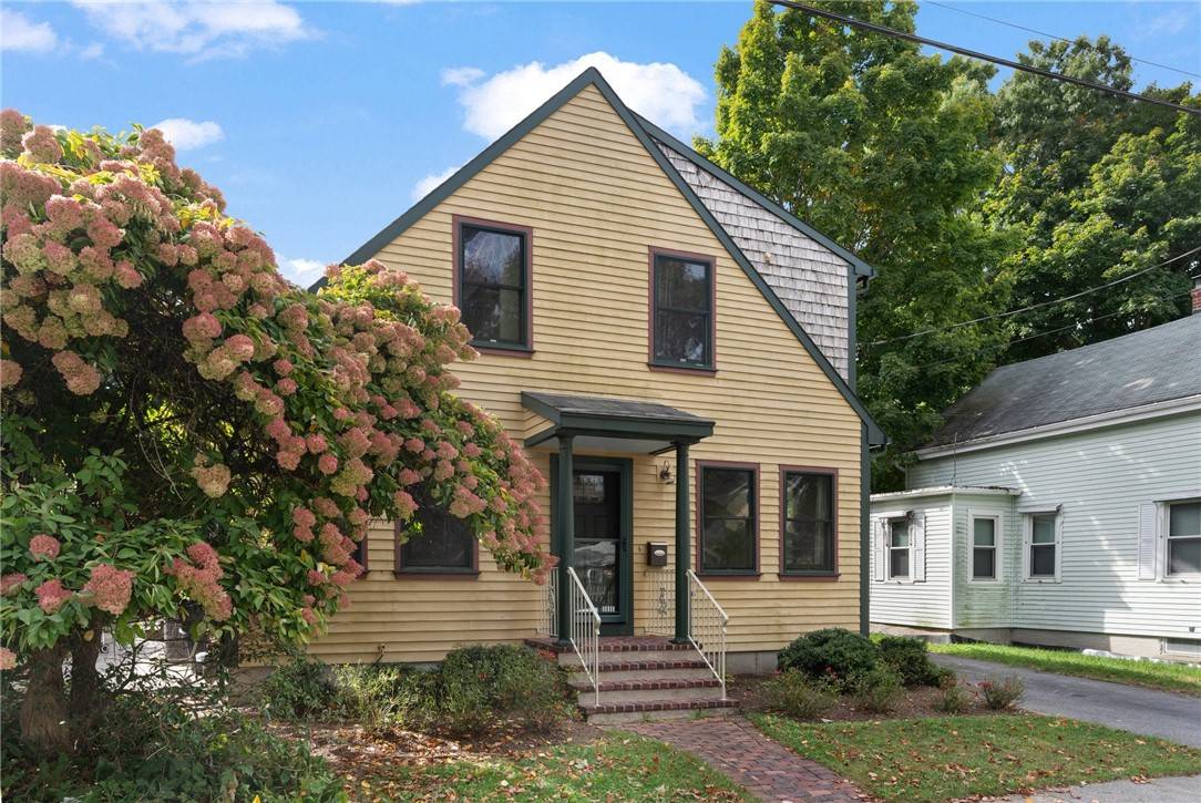 Warwick, RI 02888,52 South Fair ST