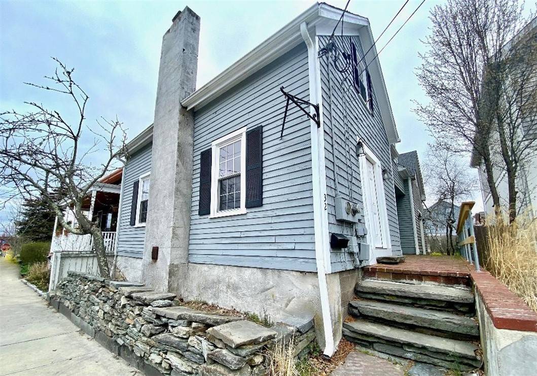 Newport, RI 02840,32 McAllister ST