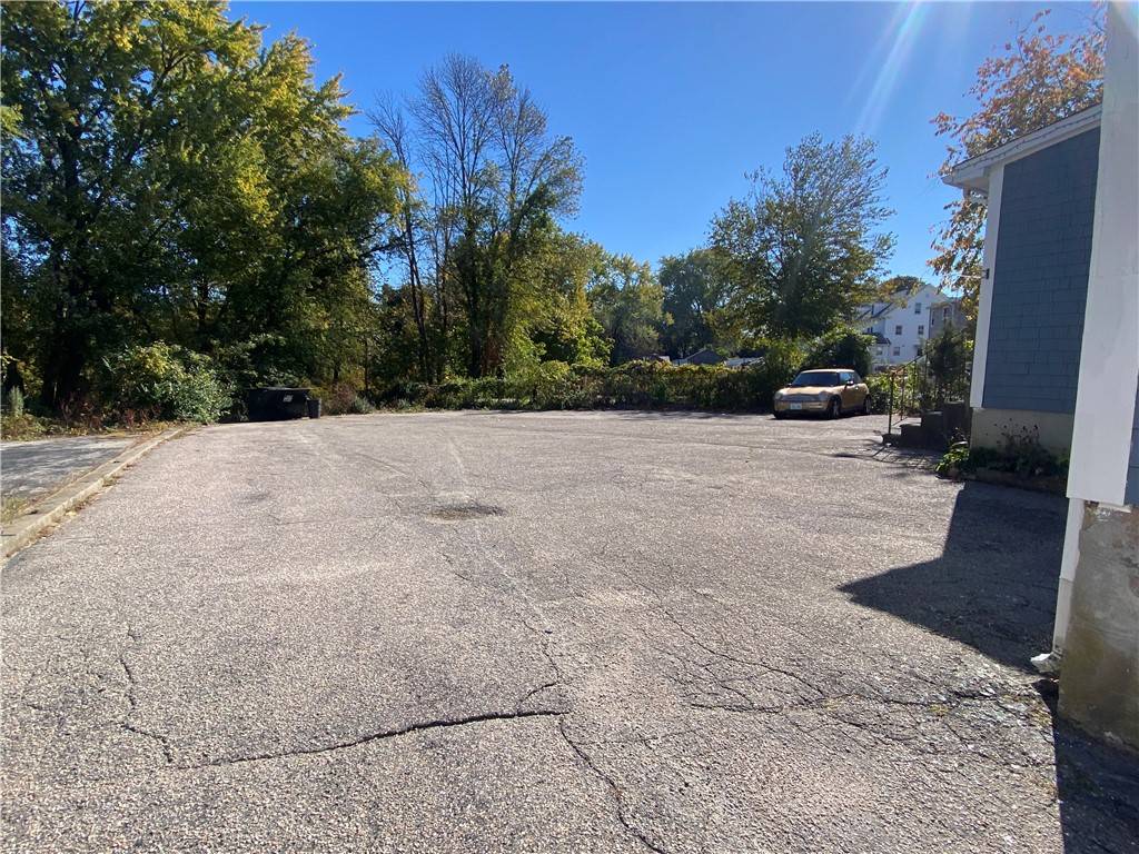 West Warwick, RI 02893,1 River ST