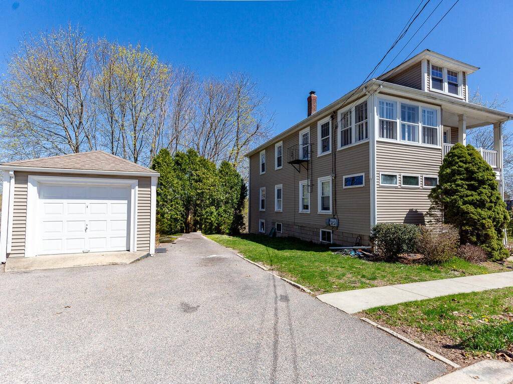 Lincoln, RI 02838,401 Old River RD
