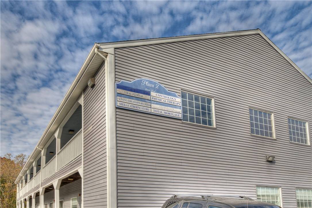 East Greenwich, RI 02818,5835 Post RD #110