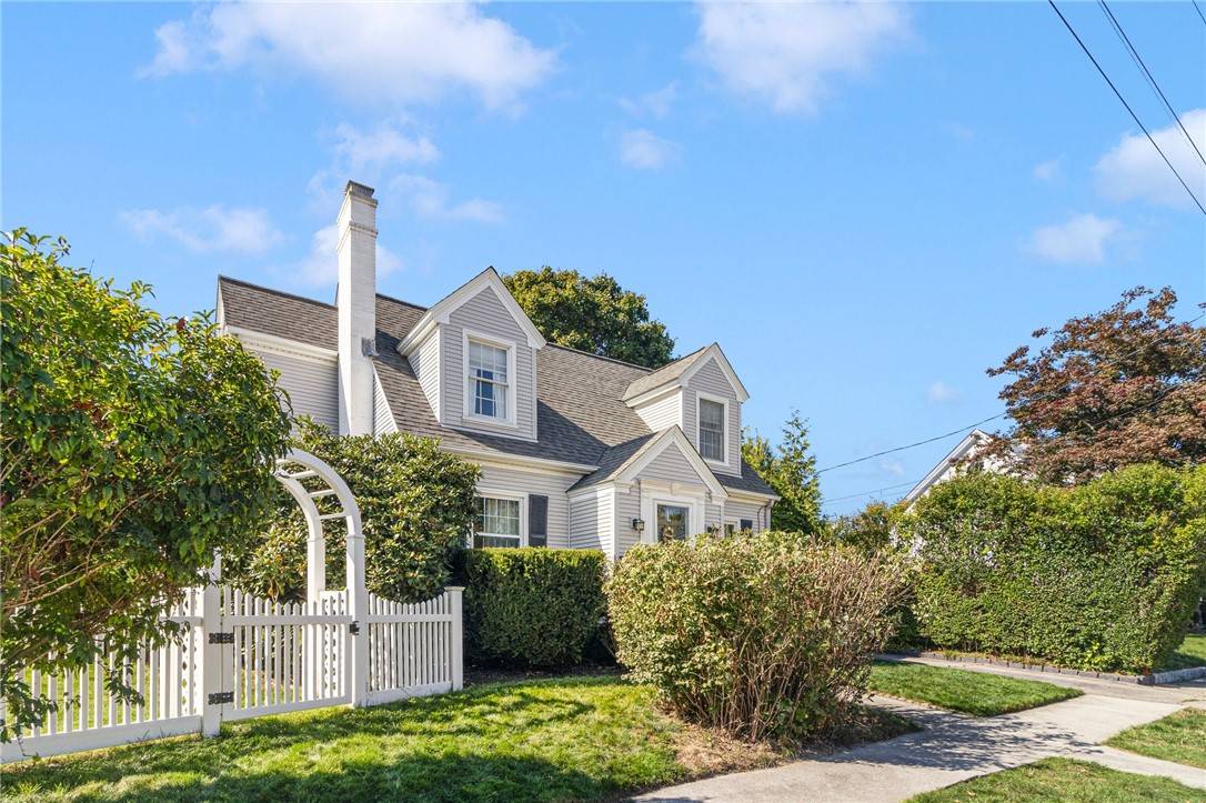 Warwick, RI 02888,37 Parkside DR