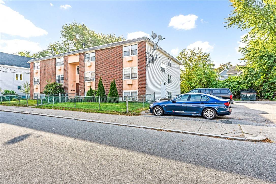 Pawtucket, RI 02860,25 Margaret ST