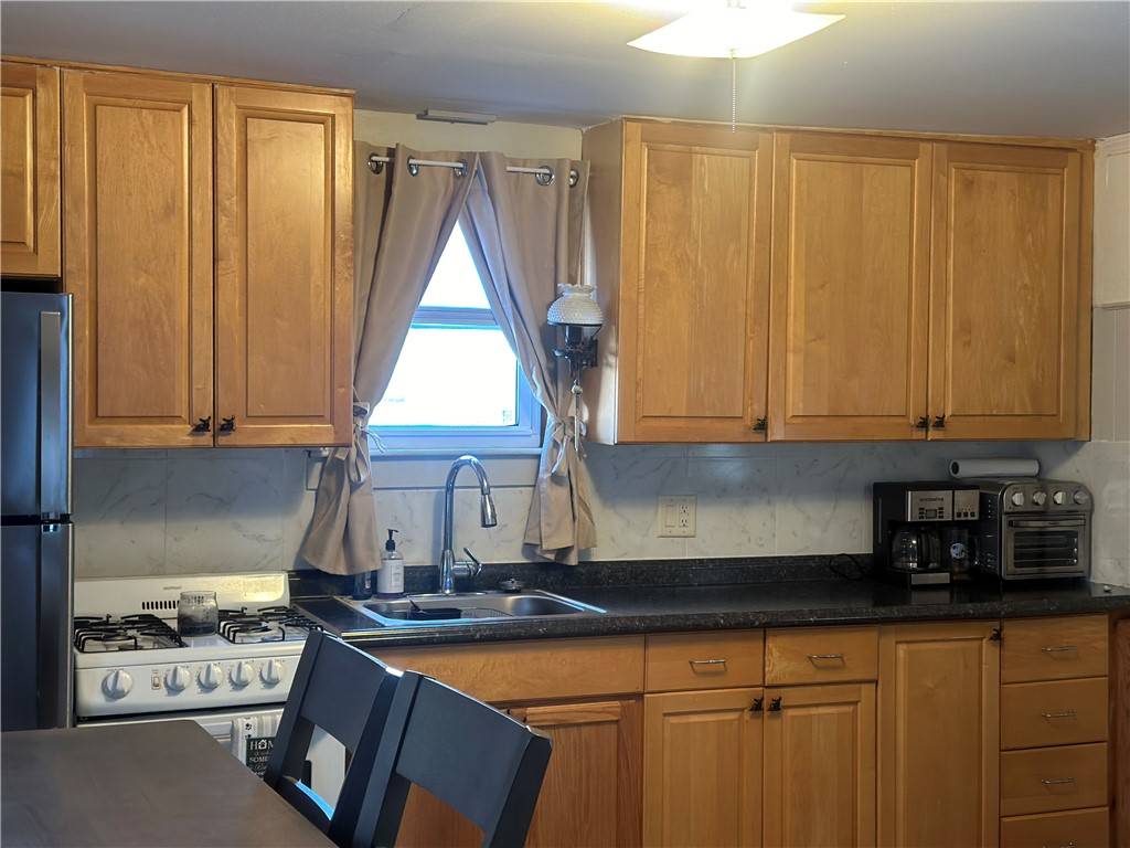 East Providence, RI 02915,139 Dorr AVE
