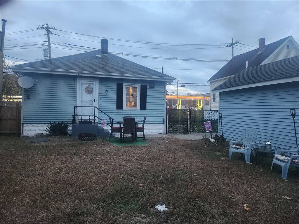 Warwick, RI 02888,2131 Elmwood AVE