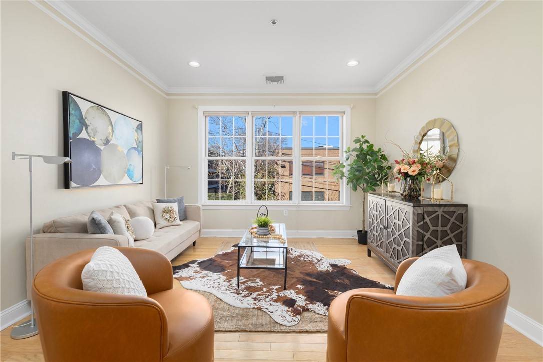 Providence, RI 02906,1 Wayland AVE #215N