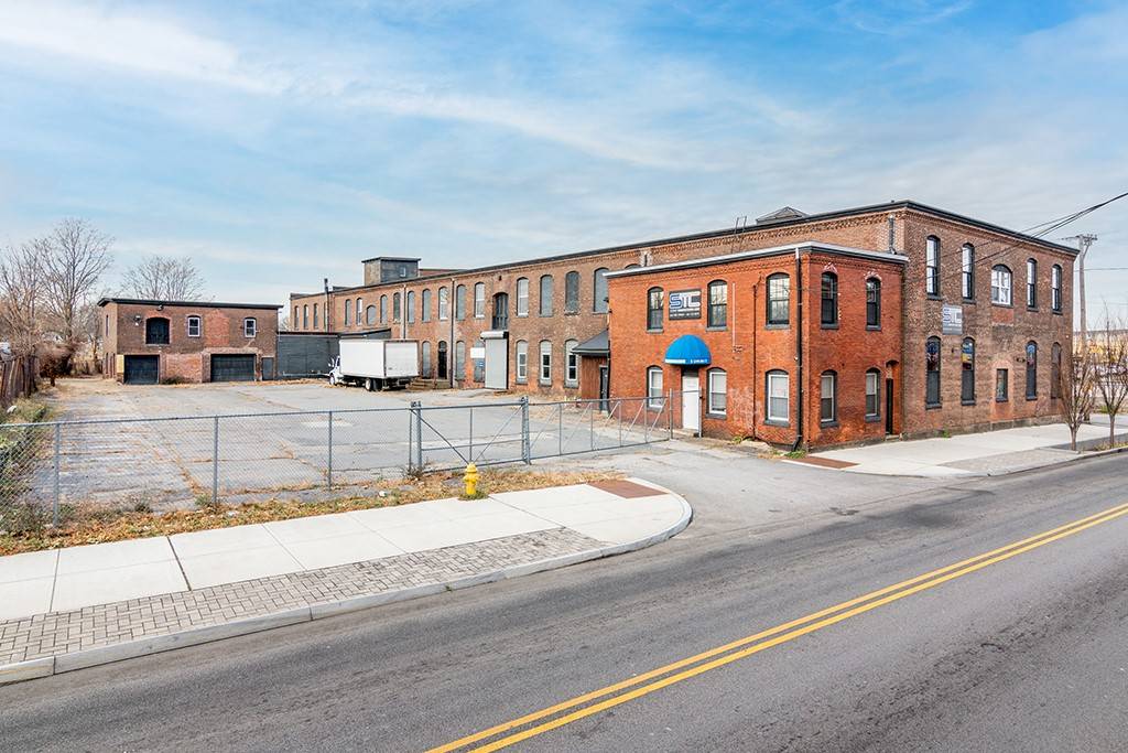 Pawtucket, RI 02860,248 Pine ST