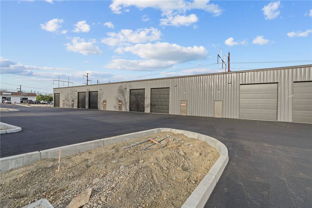 Cranston, RI 02921,2360 Plainfield PIKE #1