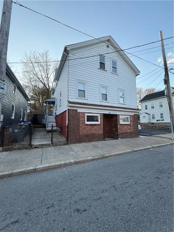 Providence, RI 02908,800 Douglas AVE #3