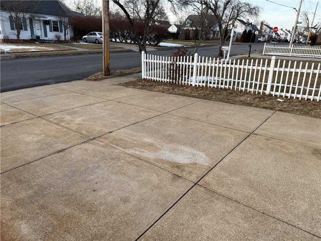 Cranston, RI 02910,151 Ausdale RD