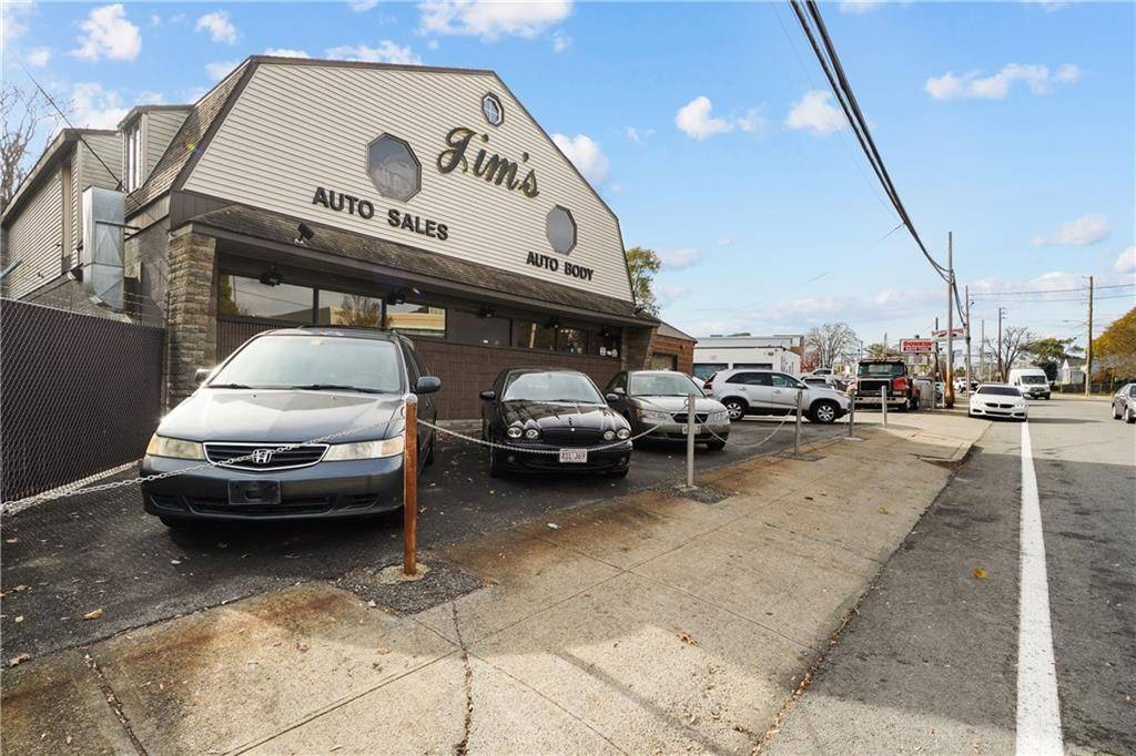Pawtucket, RI 02861,1153 Central AVE
