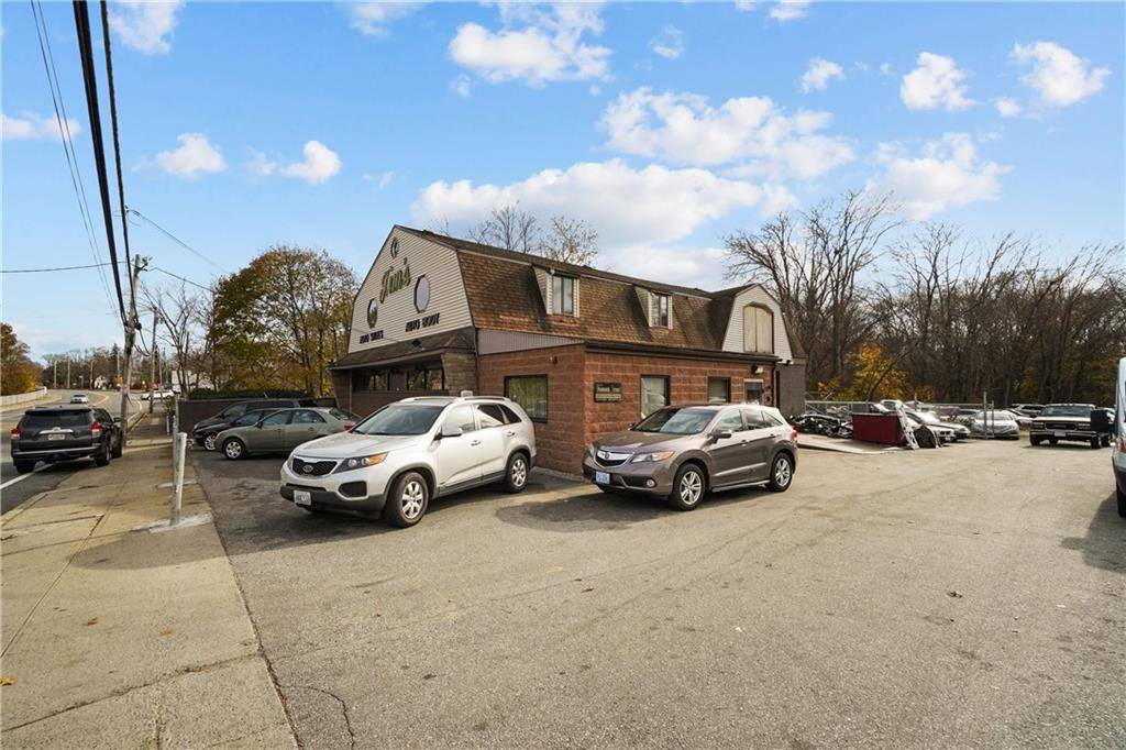 Pawtucket, RI 02861,1153 Central AVE