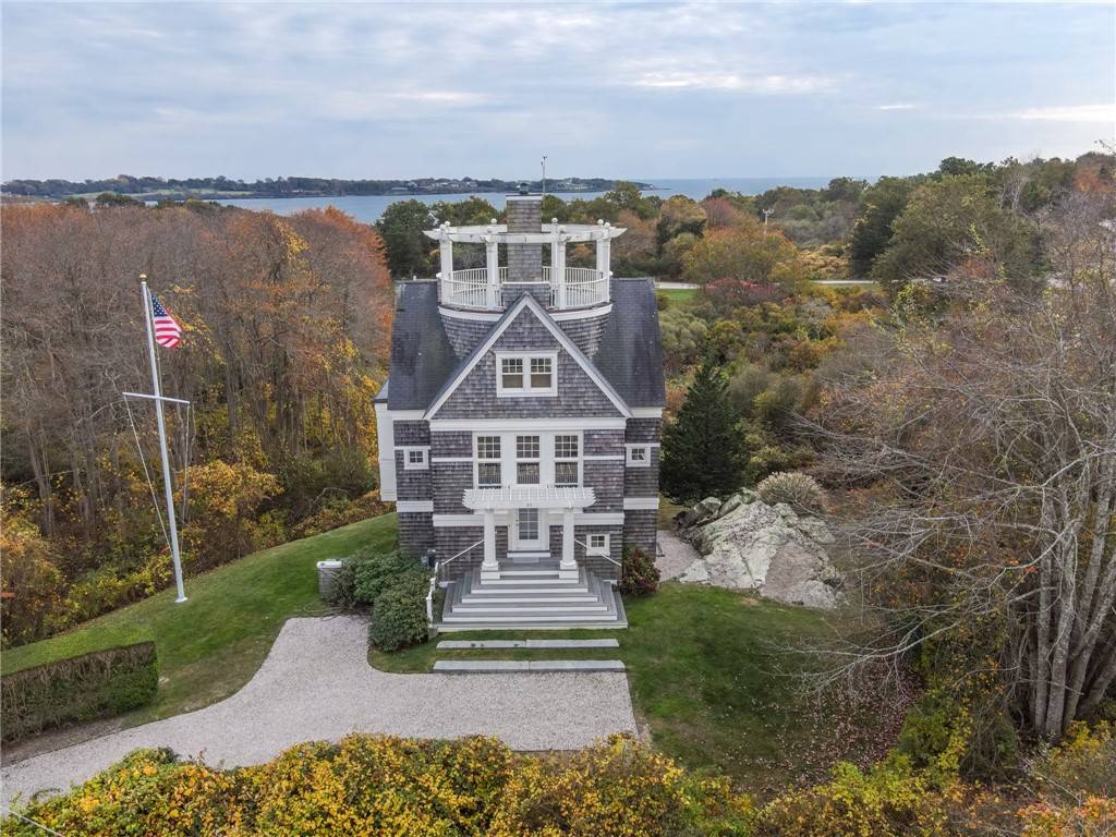 Jamestown, RI 02835,37 Newport ST