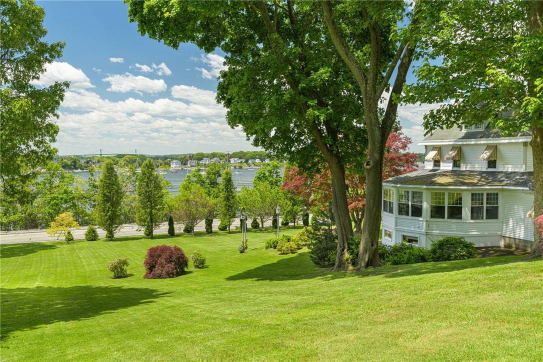 Tiverton, RI 02878,1660 Main RD